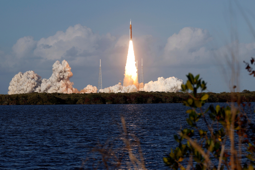 NASA Artemis Moonshot