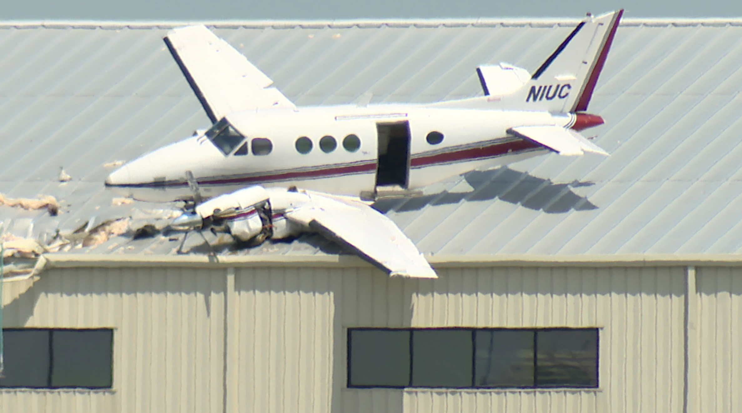 Plane on Hangar.png